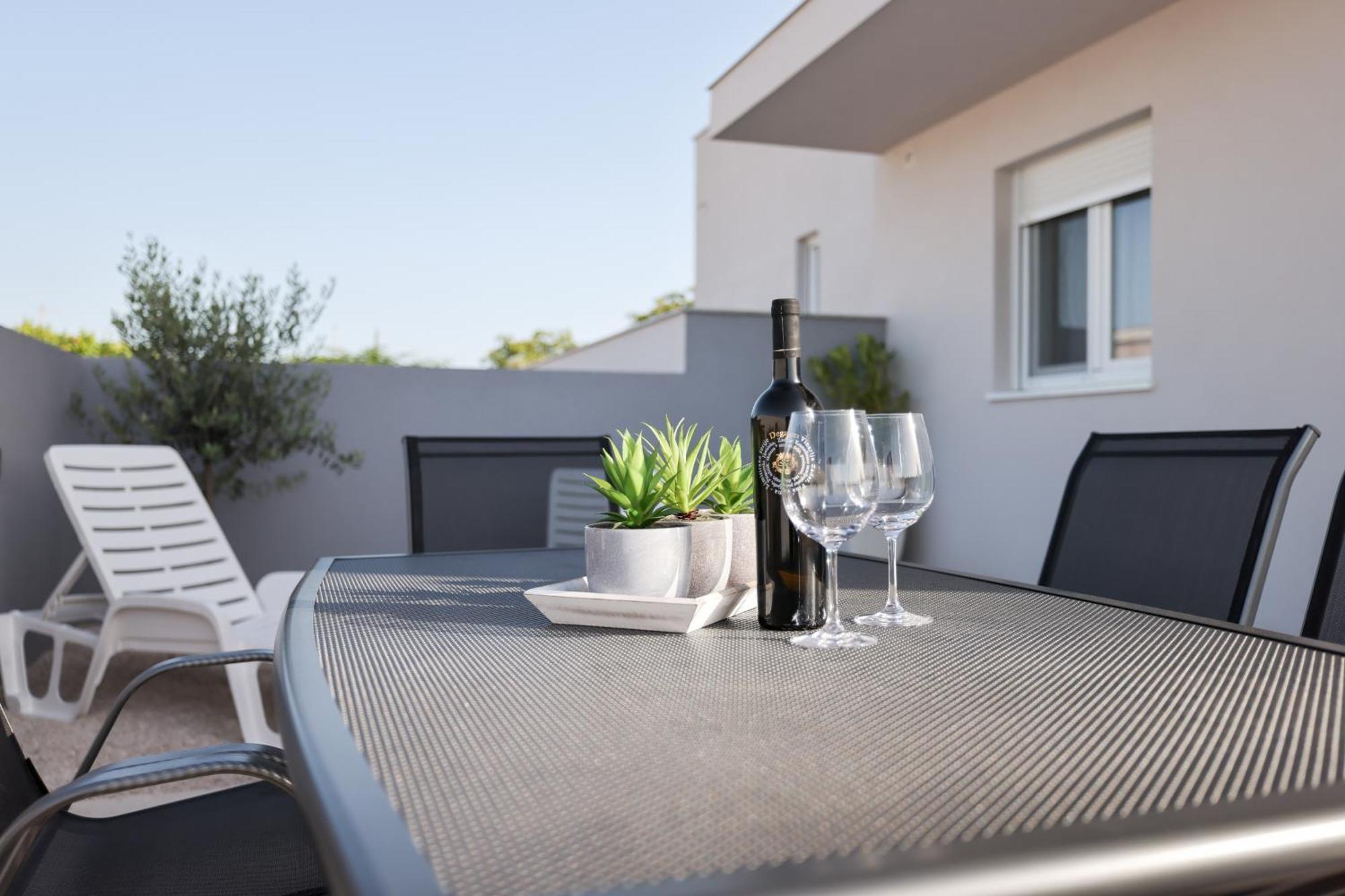 Duo Soles - Apartments With Private Parking Near Zadar Murvica  Exteriör bild