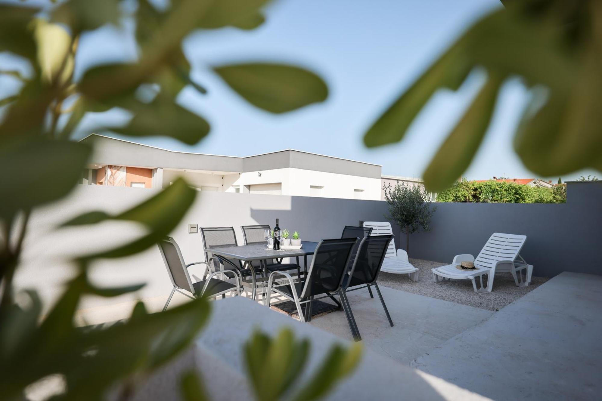 Duo Soles - Apartments With Private Parking Near Zadar Murvica  Exteriör bild